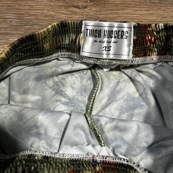 Camo Thigh Huggers - Picture 4 of 4